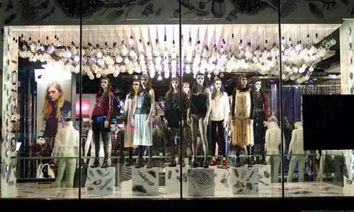 万圣节带动零售服装消费 美国鞋帽市场预计达33.5亿美元