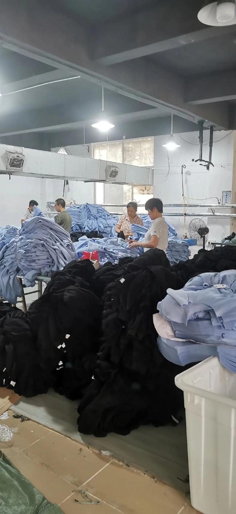 走进服装制造的心脏地带 服装厂车间实拍纪实