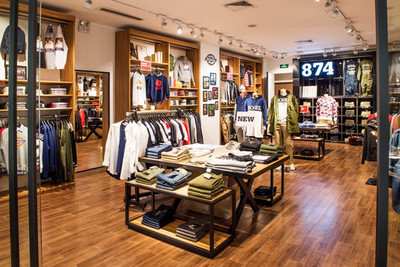 都市风尚坐标 高档商场中的服饰与鞋帽连锁零售生态